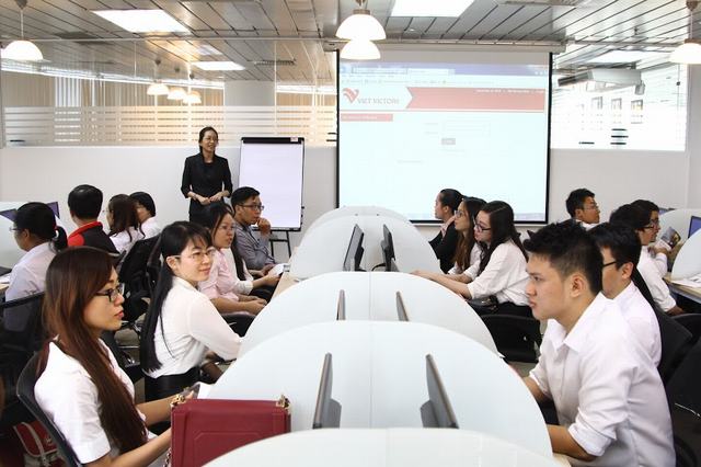 ưu điểm khi học đại học từ xa ng&agrave;nh kinh tế ph&aacute;t triển